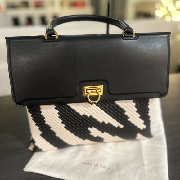AUTHENTIC Salvatore Ferragamo Trifoluo Top Handle Bag Woven Leather Medium - Picture 13 of 16
